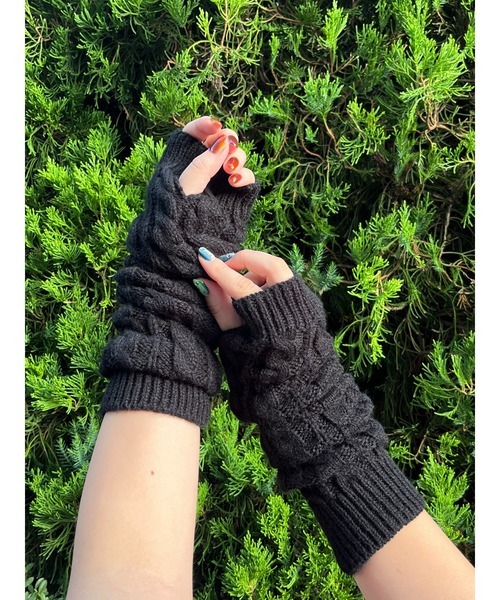 WC（ダブル シー）の「ケーブルニットアームウォーマー（アームカバー・レディース・ブラック/ベージュ/ブラウン/アイボリー・FREE）」の9枚目の写真