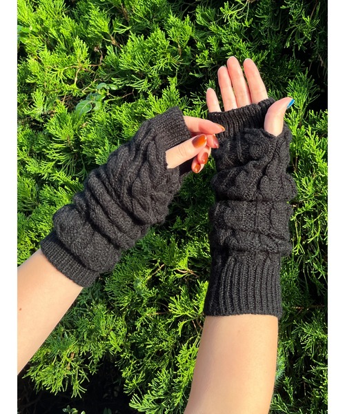 WC（ダブル シー）の「ケーブルニットアームウォーマー（アームカバー・レディース・ブラック/ベージュ/ブラウン/アイボリー・FREE）」の10枚目の写真