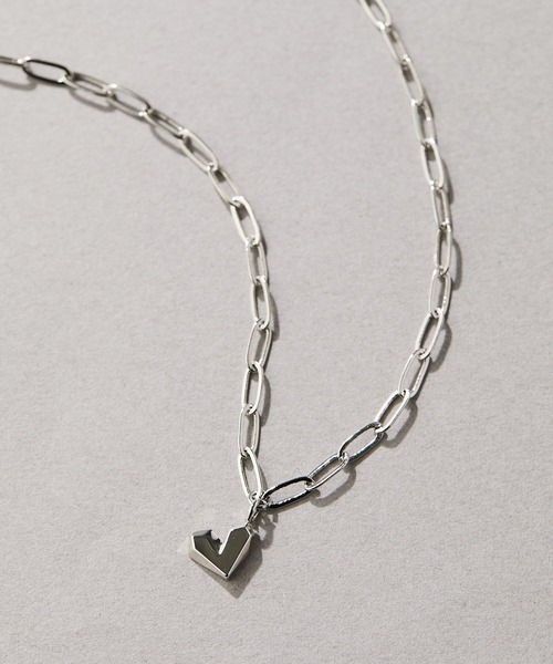 ear PAPILLONNER（イアパピヨネ）の「ロックハートネックレス（ネックレス・レディース・シルバー/ゴールド・FREE）」の2枚目の写真