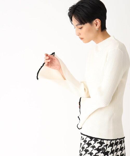 OPAQUE.CLIP（オペークドットクリップ）の「◆【C】配色使いハイネックリブニット（ニット/セーター・レディース・ホワイト系7/レッド系6/ブラック系4・36/38）」の4枚目の写真