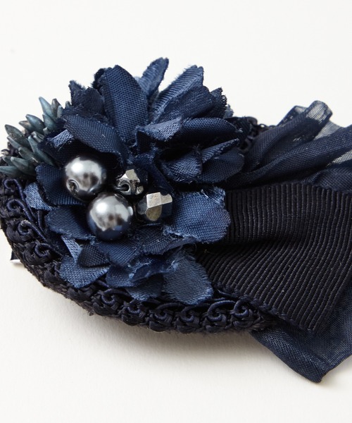 AIMER（エメ）の「ブレード×フラワーブローチ（ブローチ/コサージュ・レディース・ベージュ/ネイビー・MEDIUM）」の7枚目の写真