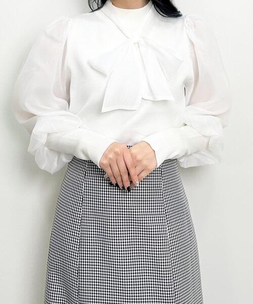 INGNI（イング）の「袖異素材／ボウタイ付マトンスリーブニット（ニット/セーター・レディース・オフホワイト/ブラック/サックスブルー・M）」の14枚目の写真