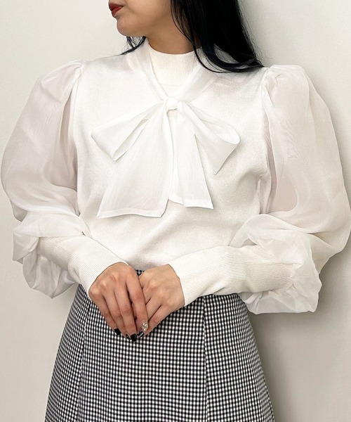 INGNI（イング）の「袖異素材／ボウタイ付マトンスリーブニット（ニット/セーター・レディース・オフホワイト/ブラック/サックスブルー・M）」の17枚目の写真