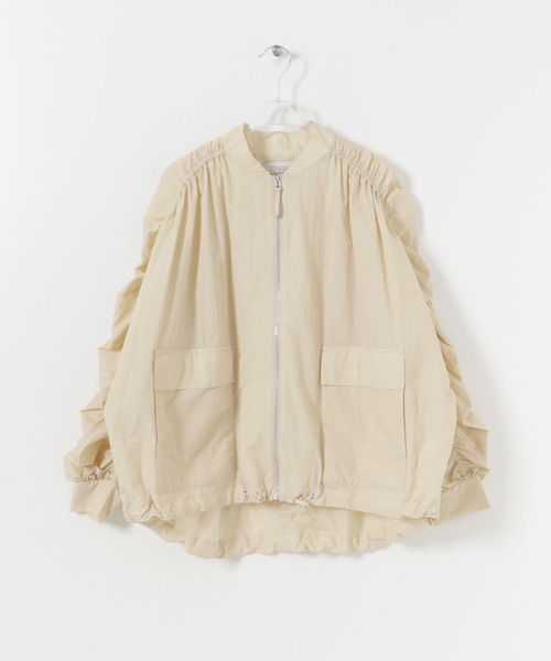 LAATO（ラート）の「SHIRRING BLOUSON（ブルゾン・レディース・チャコールグレー/オフホワイト/ベージュ・FREE）」の10枚目の写真