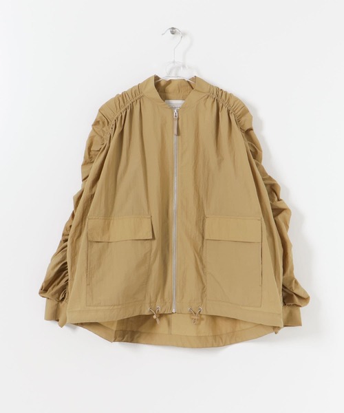 LAATO（ラート）の「SHIRRING BLOUSON（ブルゾン・レディース・チャコールグレー/オフホワイト/ベージュ・FREE）」の12枚目の写真