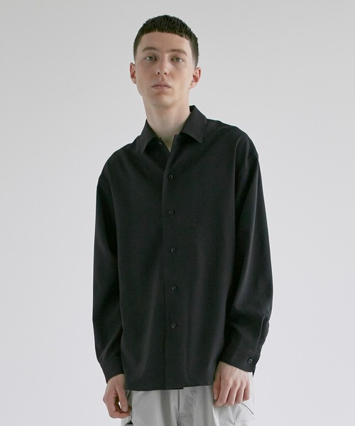 CITY TOKYO（シティトウキョウ）の「【オールシーズン対応】プレミアムリラックス長袖シャツ｜防シワ/速乾性（シャツ/ブラウス・メンズ・サックスブルー/ホワイト/ブラック/グレイッシュベージュ・1/2/3）」の2枚目の写真