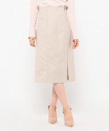 ジップ使いタイトスカート