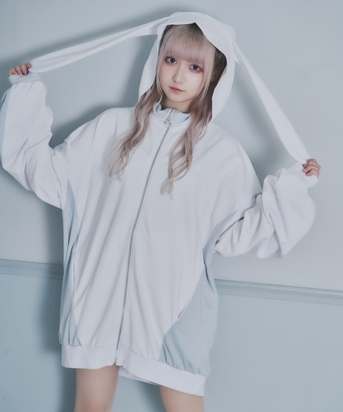 Whinny（ホワイニー）の「Whinny/とびはねマシーン（パーカー）」 - WEAR