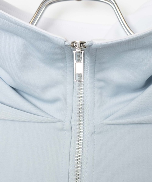 Whinny（ホワイニー）の「Whinny/とびはねマシーン（パーカー