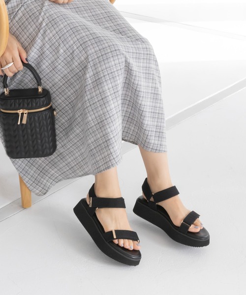 ゴールドパーツベルトサンダル