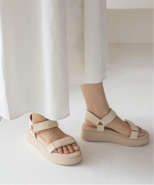 ゴールドパーツベルトサンダル