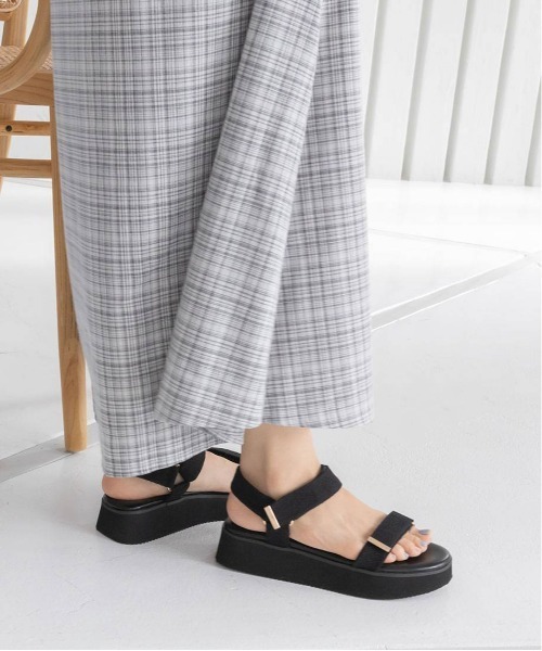 ゴールドパーツベルトサンダル