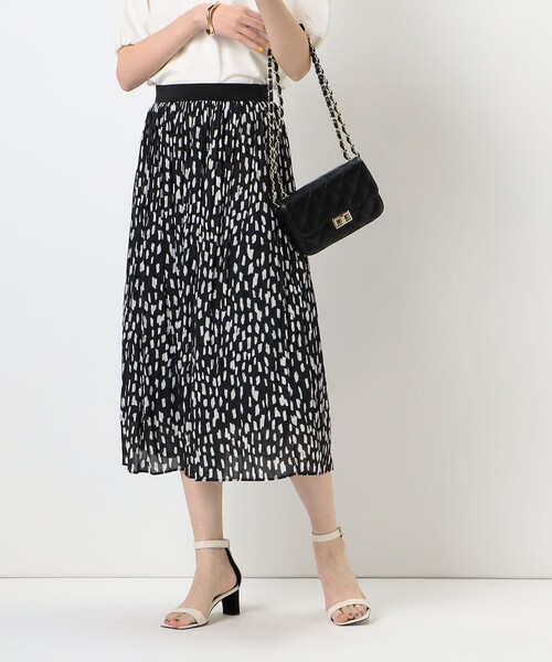 NOLLEY’S(ノーリーズ)の「ラメゴム割繊プリーツスカート(スカート・レディース・チャコールグレー/オフホワイト/ブラック系その他4/ブラウン/ネイビー・38/36)」の13枚目の写真