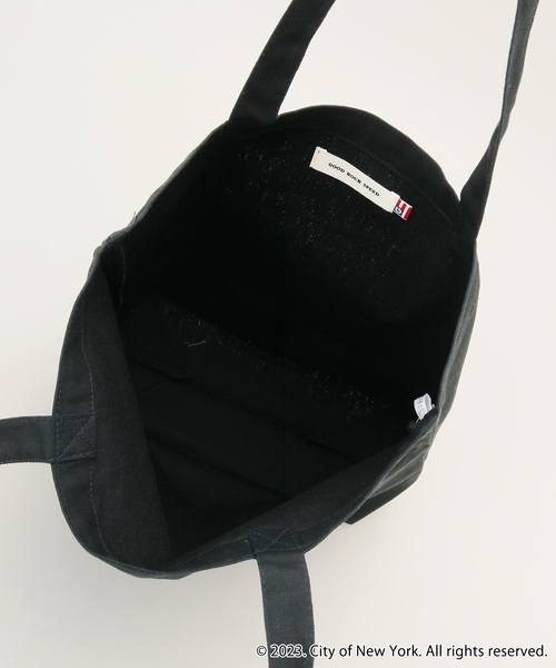 GOOD ROCK SPEED（グッドロックスピード）の「【NYC × GOOD ROCK SPEED/グッドロックスピード】TOTE：トートバッグ（トートバッグ・レディース・ブラック/アイボリー・FREE）」の10枚目の写真