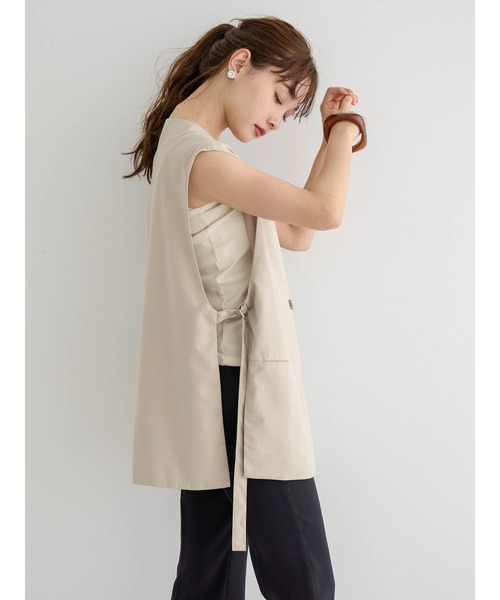 AMERICAN HOLIC（アメリカンホリック）の「サイドベルトスリットベスト（ベスト・レディース・ライトベージュ/ブラック・M/L）」の8枚目の写真