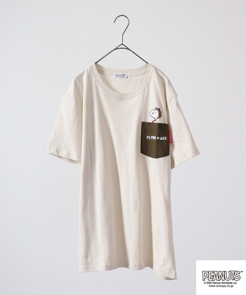 PEANUTS（ピーナッツ）の「PEANUTS スヌーピー ポケット 半袖 Tシャツ（Tシャツ/カットソー・レディース・ネイビー/ホワイト/ブラック/ホワイト系その他/ブラック系その他/杢グレー/オレンジ/カーキ/グリーン/アイボリー/ホワイト系その他2/ホワイト系その他3・M/L/LL）」の3枚目の写真