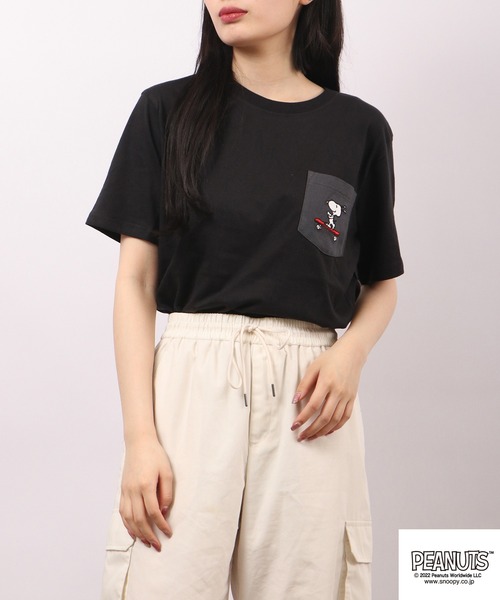 PEANUTS（ピーナッツ）の「PEANUTS スヌーピー ポケット 半袖 Tシャツ（Tシャツ/カットソー・レディース・ネイビー/ホワイト/ブラック/ホワイト系その他/ブラック系その他/杢グレー/オレンジ/カーキ/グリーン/アイボリー/ホワイト系その他2/ホワイト系その他3・M/L/LL）」の21枚目の写真