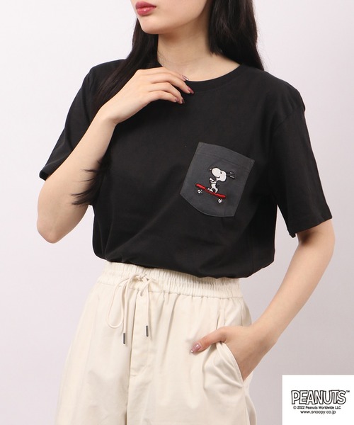 PEANUTS（ピーナッツ）の「PEANUTS スヌーピー ポケット 半袖 Tシャツ（Tシャツ/カットソー・レディース・ネイビー/ホワイト/ブラック/ホワイト系その他/ブラック系その他/杢グレー/オレンジ/カーキ/グリーン/アイボリー/ホワイト系その他2/ホワイト系その他3・M/L/LL）」の19枚目の写真
