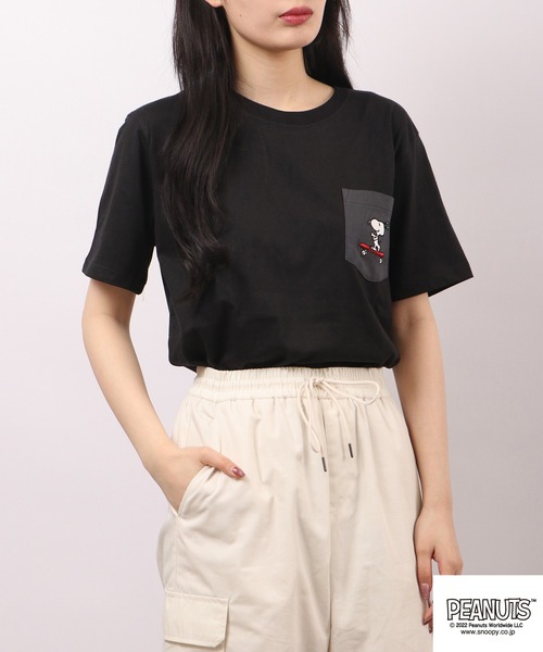PEANUTS（ピーナッツ）の「PEANUTS スヌーピー ポケット 半袖 Tシャツ（Tシャツ/カットソー・レディース・ネイビー/ホワイト/ブラック/ホワイト系その他/ブラック系その他/杢グレー/オレンジ/カーキ/グリーン/アイボリー/ホワイト系その他2/ホワイト系その他3・M/L/LL）」の20枚目の写真
