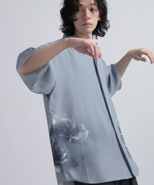 HARE（ハレ）の「サイドフラワープリントモチーフシャツ(HARE)（シャツ