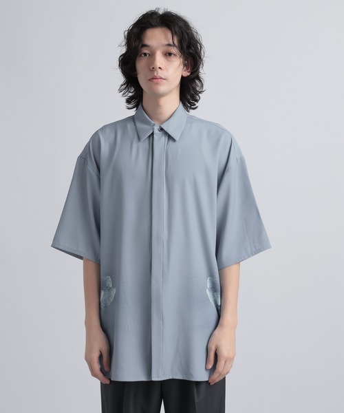 HARE（ハレ）の「サイドフラワープリントモチーフシャツ(HARE)（シャツ