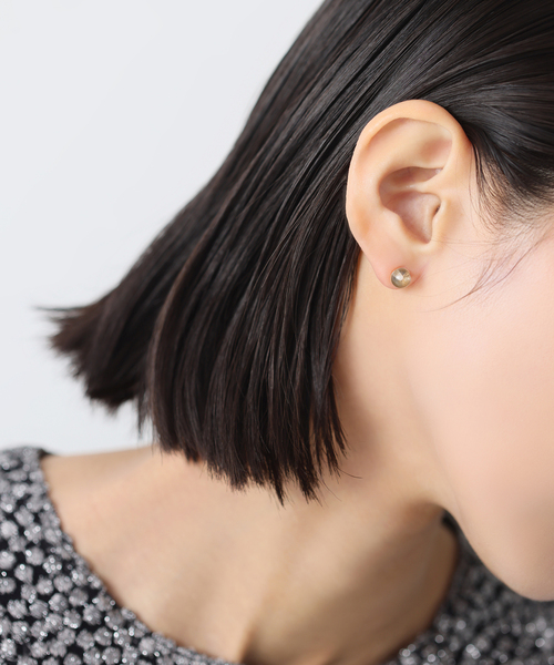 ピアス(両耳用) Chico（チコ）の「ドロップフラワーピアス（ピアス（両耳用