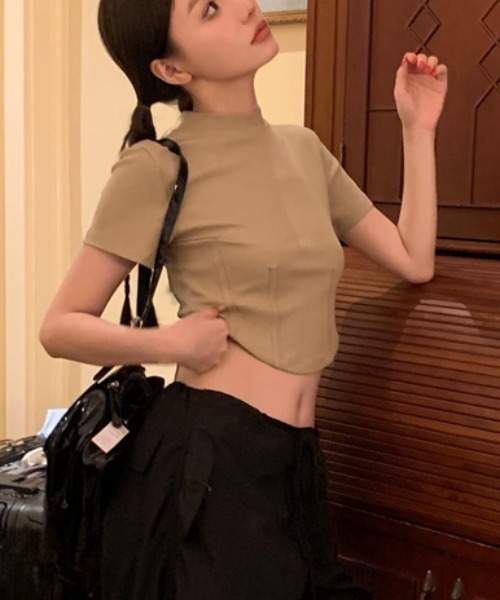 Vipoa(ヴィポア)の「コルセット風デザインT(Tシャツ/カットソー・レディース・カーキ/ホワイト/ブラック・FREE)」の9枚目の写真