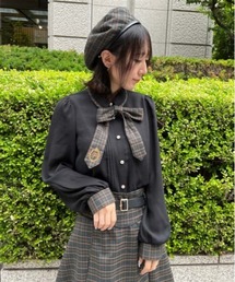 刺繍リボンタイ付ブラウス