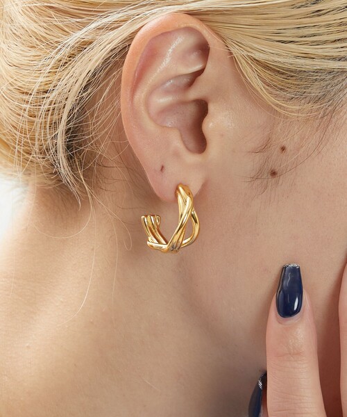 FREAK'S STORE（フリークスストア）の「限定展開　ツイスト フープピアス（ピアス（両耳用）・レディース・ゴールド/シルバー・ONE SIZE）」の8枚目の写真