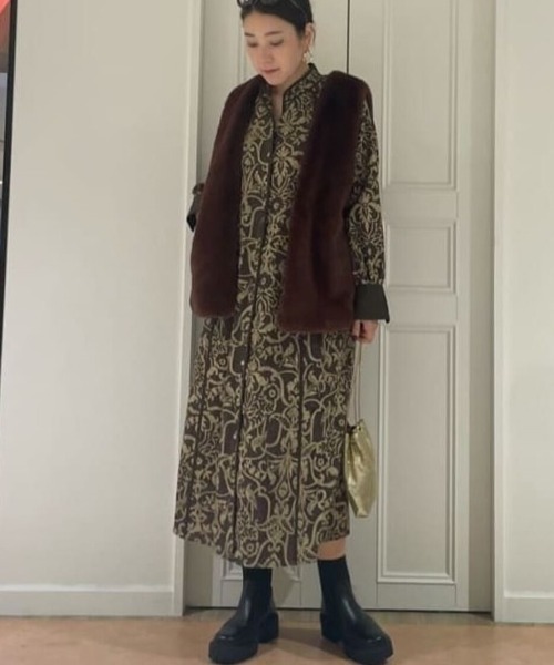 ROSE BUD（ローズバッド）の「アラベスク柄ワンピース（ワンピース・レディース・ブラウン/ベージュ・ONE SIZE）」の4枚目の写真