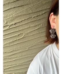 tone（トーン）の「【BTiC_N】ふわふわタッセルピアス(glay)(MA)（ピアス（両耳用））」