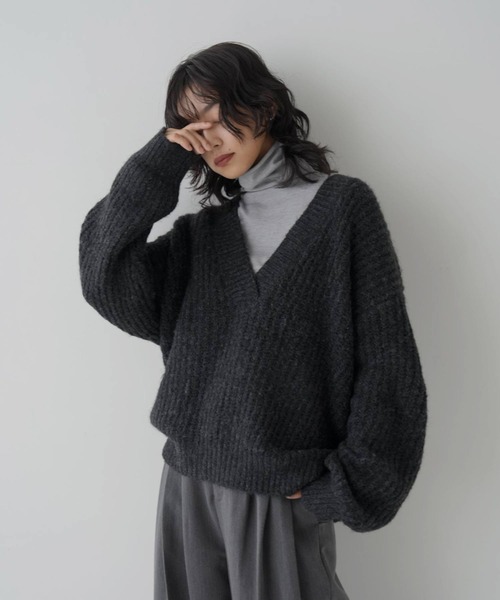hellam(へラム)の「MIX糸 畦Vネックニットプルオーバー(ニット/セーター・レディース・チャコールグレー/ブルー/グレー/アイボリー・FREE)」の4枚目の写真