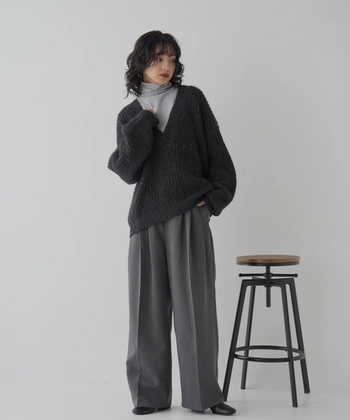 hellam(へラム)の「MIX糸 畦Vネックニットプルオーバー(ニット/セーター・レディース・チャコールグレー/ブルー/グレー/アイボリー・FREE)」の9枚目の写真