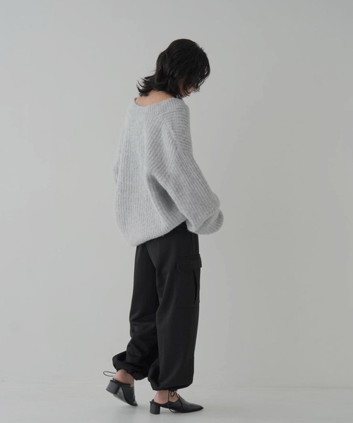 hellam(へラム)の「MIX糸 畦Vネックニットプルオーバー(ニット/セーター・レディース・チャコールグレー/ブルー/グレー/アイボリー・FREE)」の17枚目の写真
