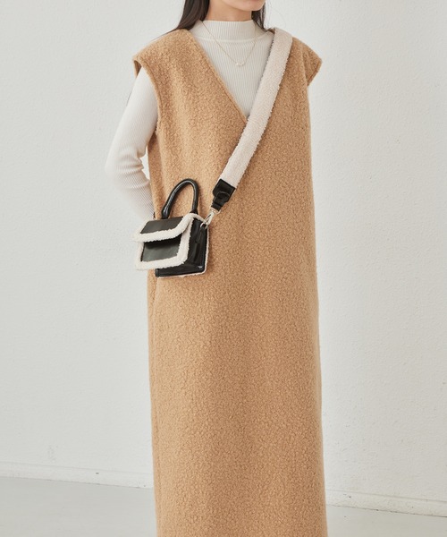 LA VORAGINE(ラ ヴォラジネ)の「ボアパイピンク ワイドベルト ミニショルダーバッグ(ショルダーバッグ・レディース・ブラック/ブラウン・FREE)」の7枚目の写真
