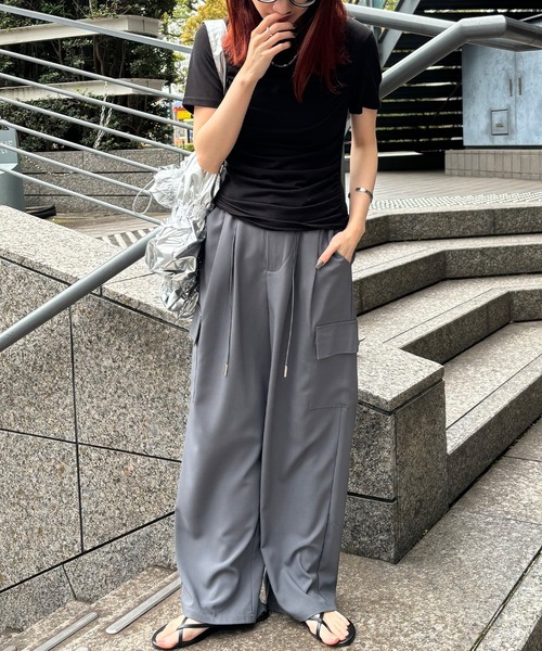 ISOOK（アイスー）の「【ISOOK / アイスー】タックカーゴスラックス / タックパンツ 低身長向けパンツ カーゴスラックス カーゴパンツ ドローコード ドロスト ZOZOTOWN限定（スラックス・レディース・ベージュ/チャコールグレー/ブラック・FREE）」の12枚目の写真