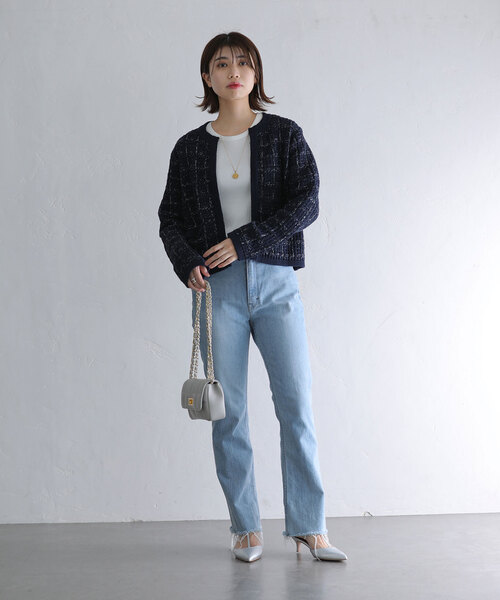 La TOTALITE(ラトータリテ)の「【TORRAZZO DONNA/トラッゾドンナ】別注ニットツイードカーディガン(ノーカラージャケット・レディース・アイボリー/ネイビー・FREE)」の3枚目の写真