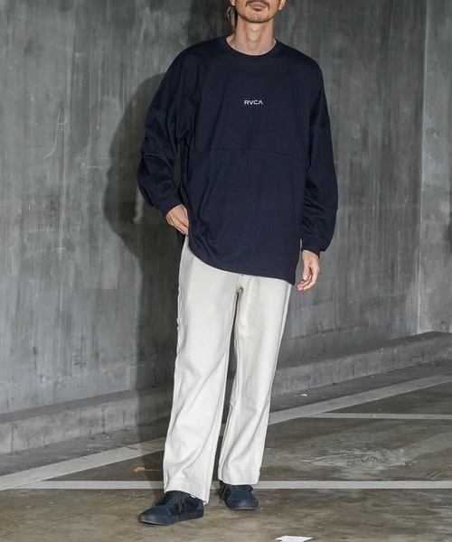 RVCA(ルーカ)の「RVCA メンズ FAKUE RVCA LS TEE ロングスリーブTシャツ/ルーカフロントスモールロゴステッチビッグサイズロングスリーブカットソー(Tシャツ/カットソー・メンズ・ホワイト/ブラック/カーキ/スミクロ・MEDIUM/X-LARGE/LARGE/SMALL)」の11枚目の写真