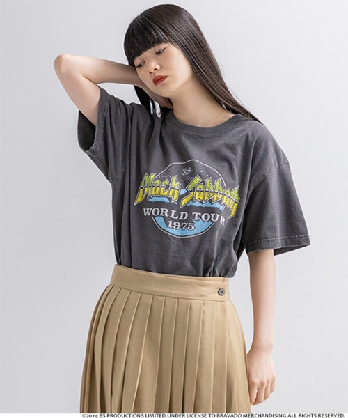 yuw（ユウ）の「ＢｌａｃｋＳａｂｂａｔｈ　Ｔｅｅ　989843（Tシャツ/カットソー・レディース・ブラック・FREE）」の9枚目の写真