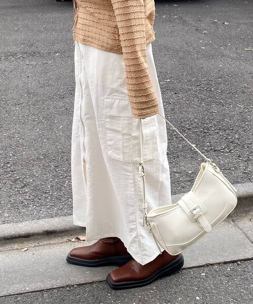 ur,Melty（ユアメルティー）の「フロントZIPナイロンスカート（スカート・レディース・オフホワイト/ブラック/ライトグレー・FREE）」の5枚目の写真