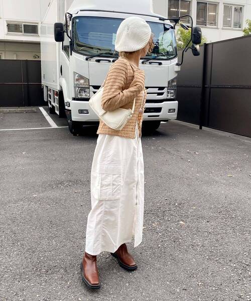 ur,Melty（ユアメルティー）の「フロントZIPナイロンスカート（スカート・レディース・オフホワイト/ブラック/ライトグレー・FREE）」の7枚目の写真