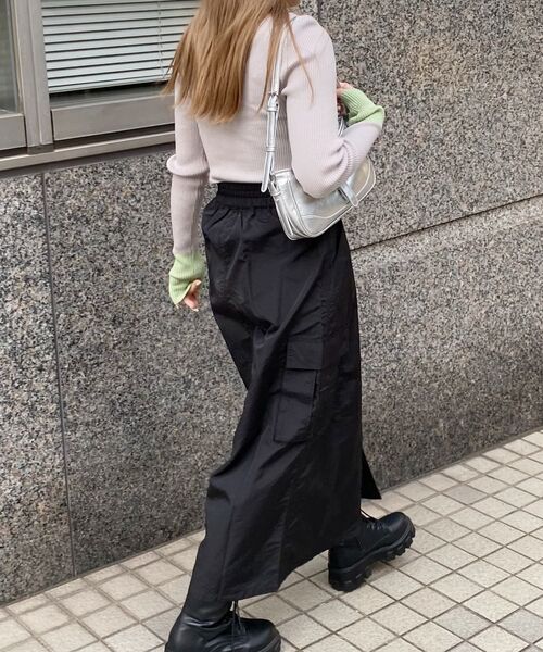 ur,Melty（ユアメルティー）の「フロントZIPナイロンスカート（スカート・レディース・オフホワイト/ブラック/ライトグレー・FREE）」の9枚目の写真