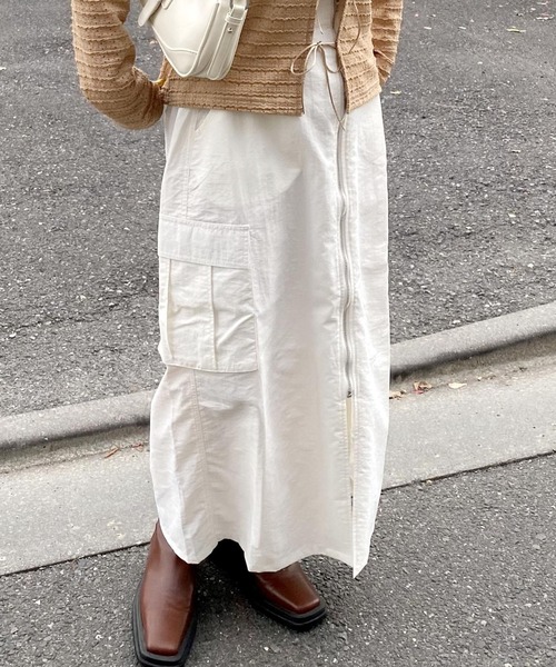 ur,Melty（ユアメルティー）の「フロントZIPナイロンスカート（スカート・レディース・オフホワイト/ブラック/ライトグレー・FREE）」の2枚目の写真