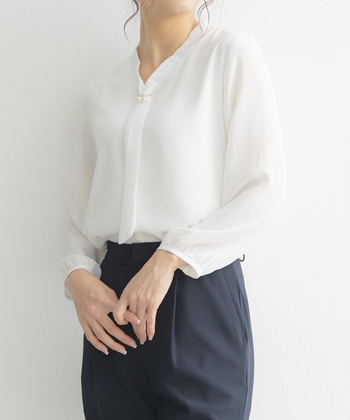 RIRIYANO(リリヤーノ)の「【RIRIYANO パール付きタイブラウス】(シャツ/ブラウス・レディース・オフホワイト/ベージュ系その他/ネイビー・LARGE/MEDIUM/X-LARGE)」の18枚目の写真