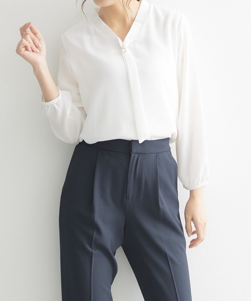 RIRIYANO(リリヤーノ)の「【RIRIYANO パール付きタイブラウス】(シャツ/ブラウス・レディース・オフホワイト/ベージュ系その他/ネイビー・LARGE/MEDIUM/X-LARGE)」の19枚目の写真