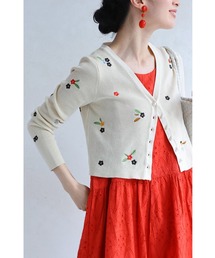 可愛い小花刺繍のショート丈リブニットカーディガン