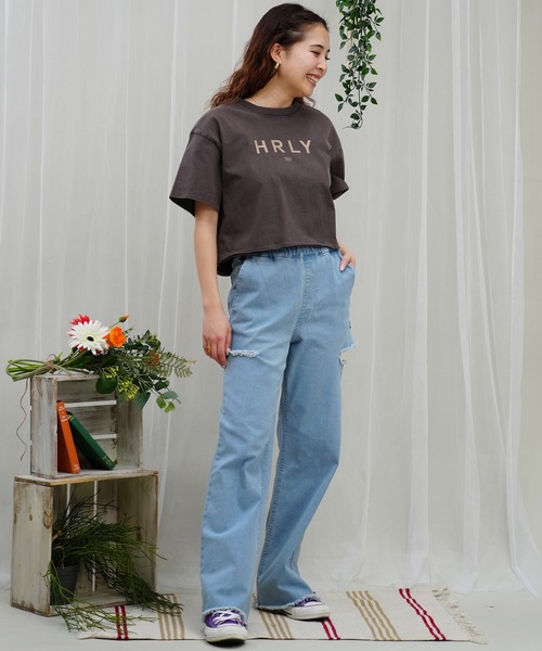 Hurley (ハーレー)の「Hurley/ハーレー Tシャツ 半袖 ショート丈 クロップ丈 ロゴ プリント シンプル ヘビーウェイト WSS2421020(Tシャツ/カットソー・レディース・ホワイト/ダークブラウン/チャコールグレー・M)」の20枚目の写真