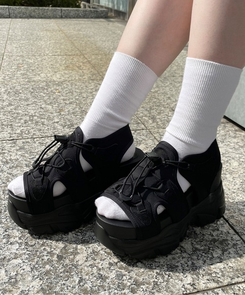 one wayザッカ（ワンウェイザッカ）の「厚底 ボリュームソールスポーツサンダル（サンダル・レディース・ホワイト/ブラック×ホワイト/ブラック・SMALL/LARGE/MEDIUM/X-LARGE）」の16枚目の写真