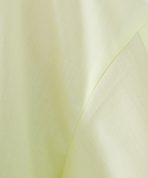 abahouse mavie（アバハウスマヴィ）の「袖タック深Vネックシャツ（シャツ/ブラウス・レディース・ホワイト/ダークネイビー/レモンイエロー・フリー）」の12枚目の写真