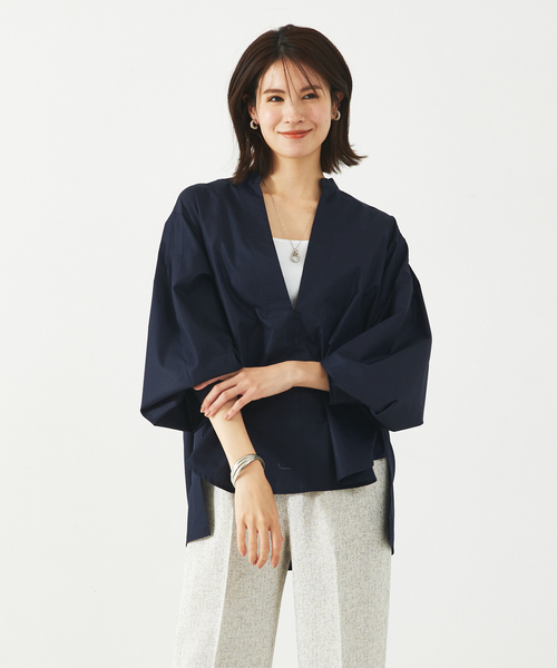 abahouse mavie（アバハウスマヴィ）の「袖タック深Vネックシャツ（シャツ/ブラウス・レディース・ホワイト/ダークネイビー/レモンイエロー・フリー）」の16枚目の写真